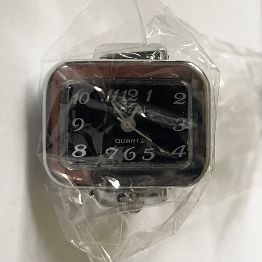 Retro Silver with Black Stainless Steel Stretch Band Quartz Movement Ring Watch